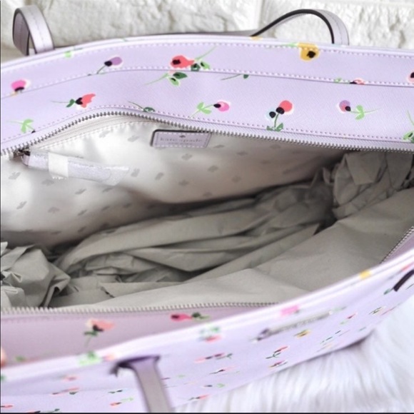 SOLD✨New Kate Spade Tote💋Final Price💋 - Picture 5 of 7